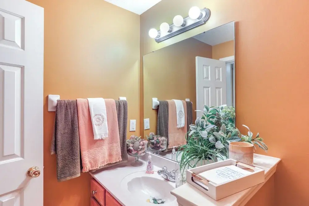 2 Mi to Shelby Farms: Charming Family Home w/ Yard