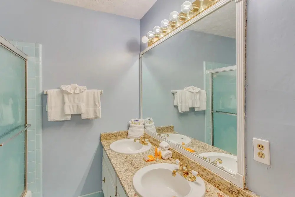 Walk to Myrtle Beach: Townhome w/ Pool Access