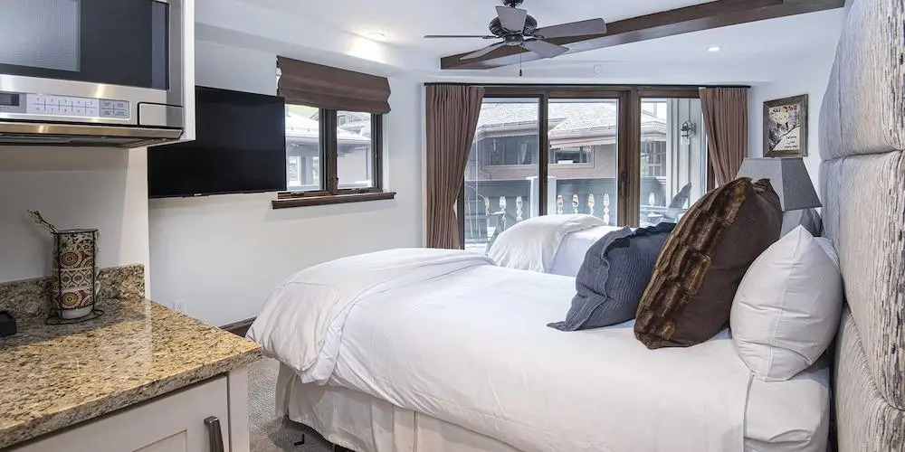 Plaza Lodge #1 5 Bedroom Condo by Redawning