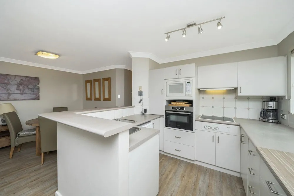Sandcastles Beachfront ☆ Luxury Retreat Apartment