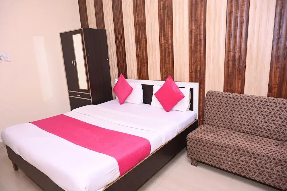 Hotel Pavitri I 5 Min Walk Kashi Vishwanath
