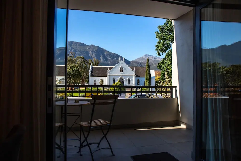 Le Petit Manoir Boutique Hotel
