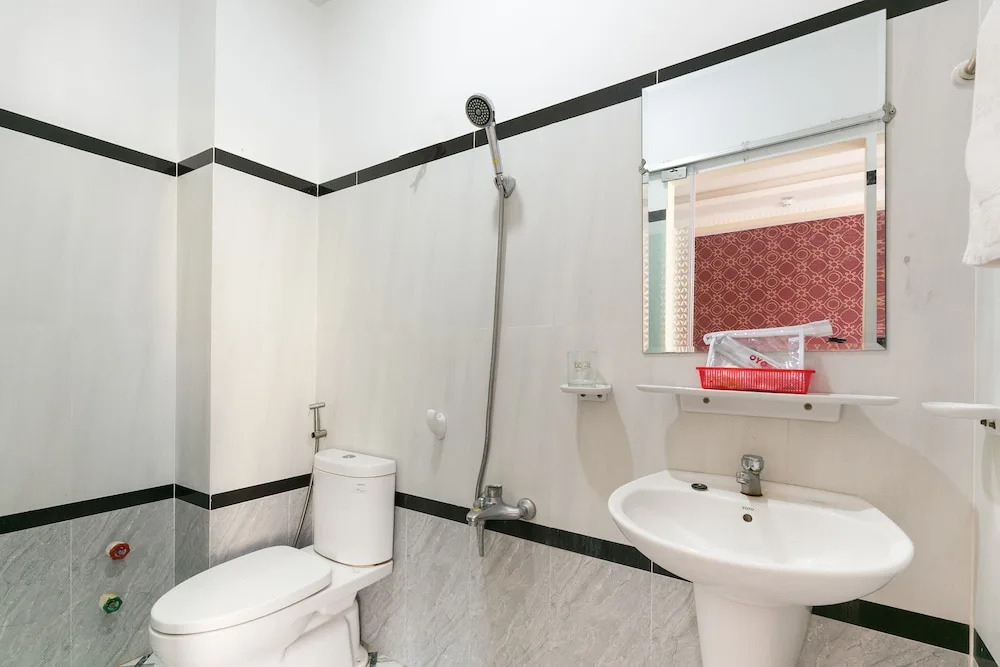 OYO 393 Xuan Thuy Hotel