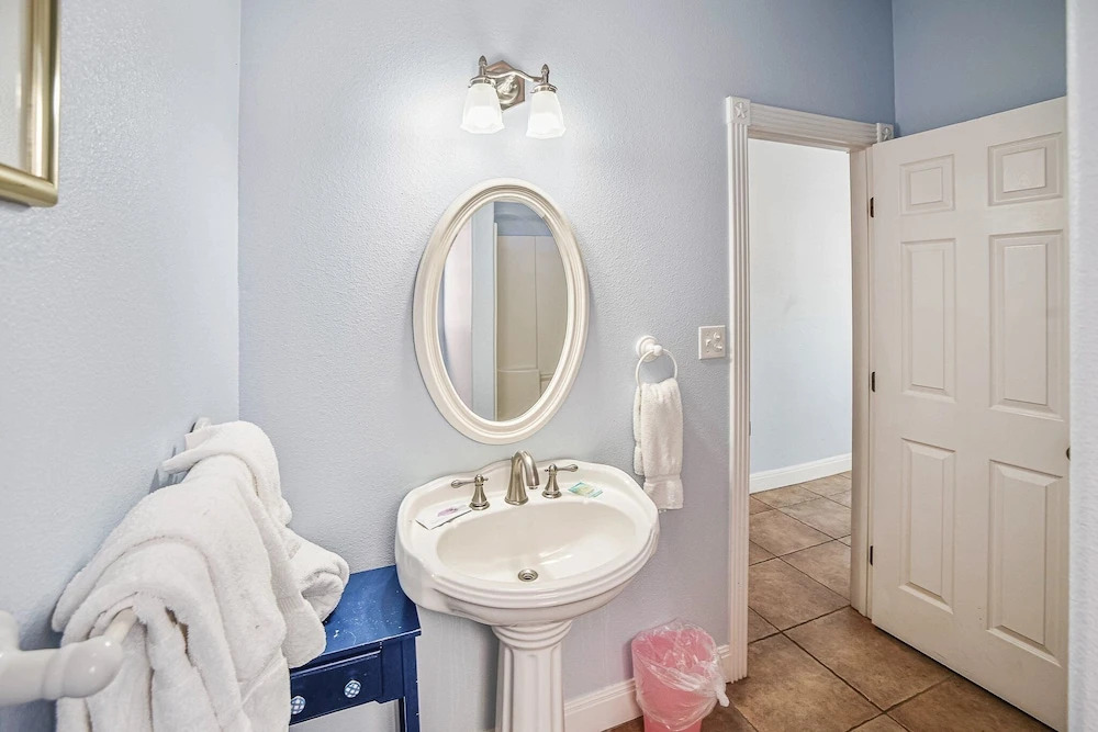 Villa Laguna - Pet Friendly Beach Gear Credit Included