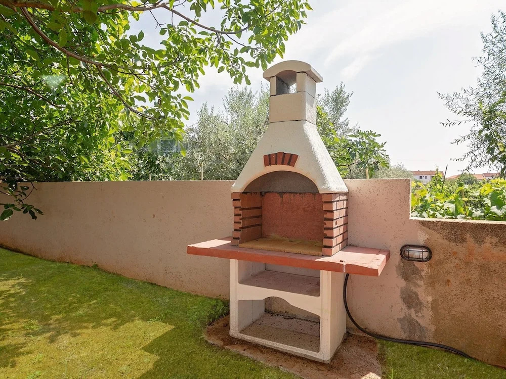 Single Storey Villa For 4 Persons With Private Pool Near Pula And Beach