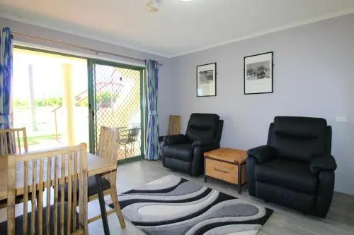 Beachfront 2, 25 Willow Street