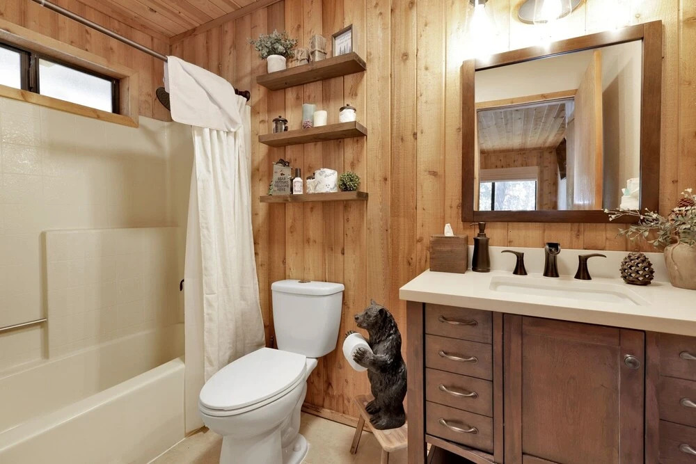 2102- The Drowsy Den 2 Bedroom Home by Redawning