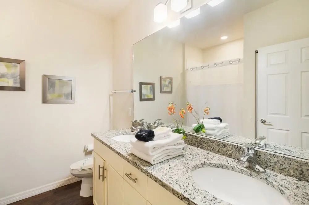 Lucaya Village 3040 Bld 13-102