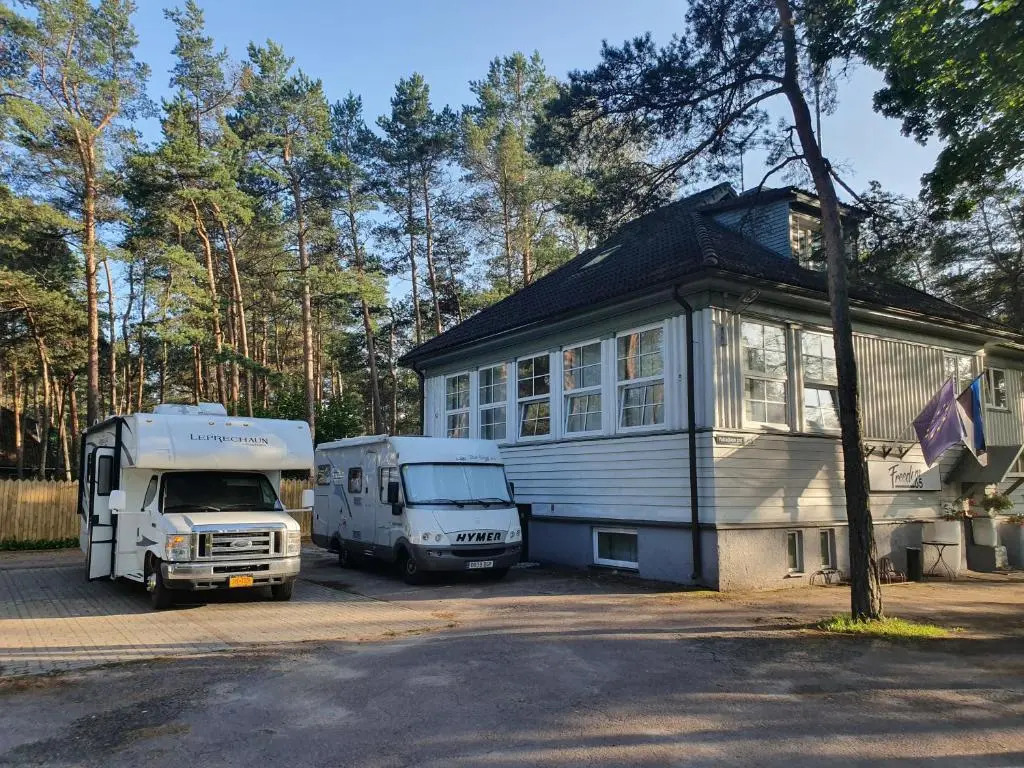 Freedom65 Hostel and Caravan