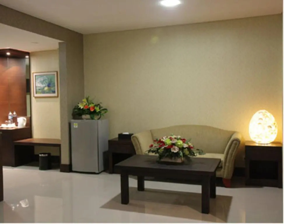 BAMBOO INN HOTEL & CAFE