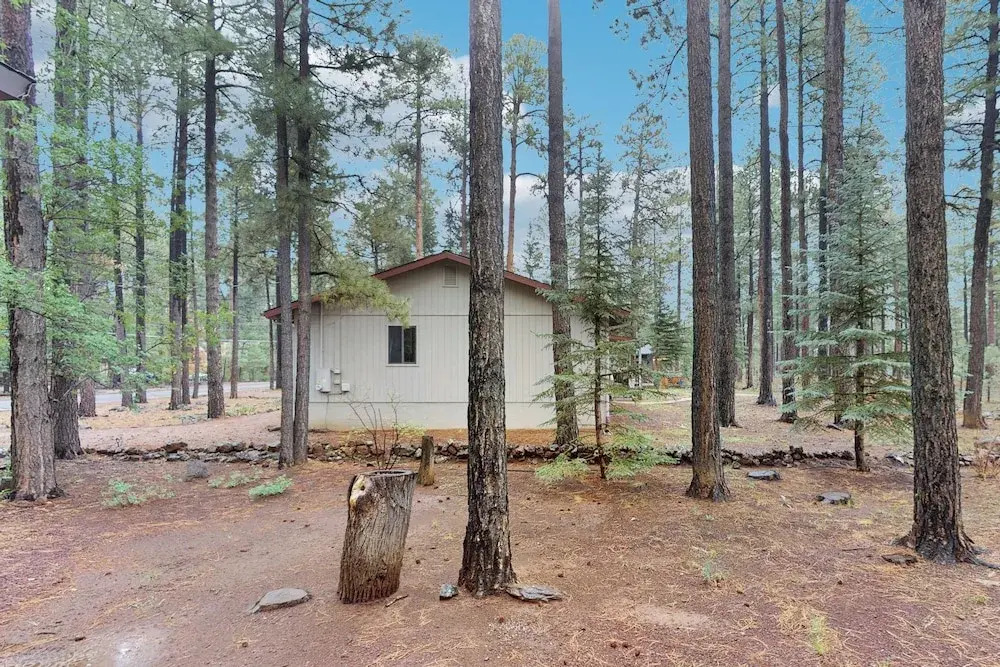 Wooded-view Deck! Pinetop Golf Escape