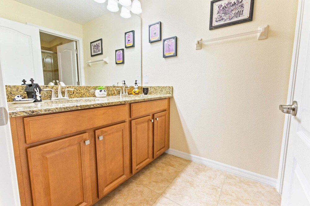Paradise Palms Resort 4br/3ba Townhome With Splash Pool & Themed Bedrooms