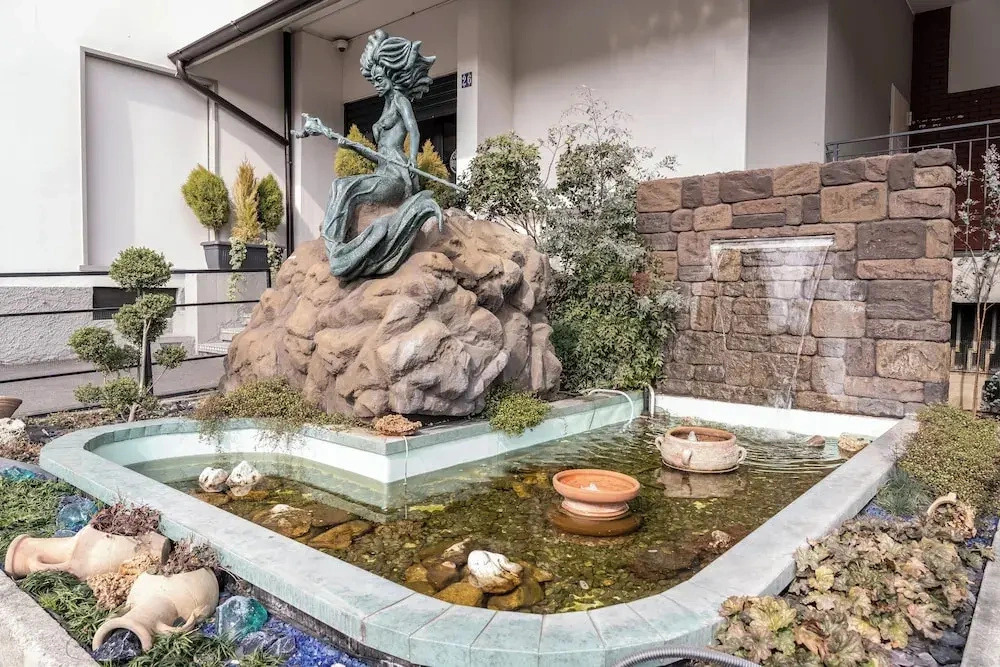 Binario Magic Hotel