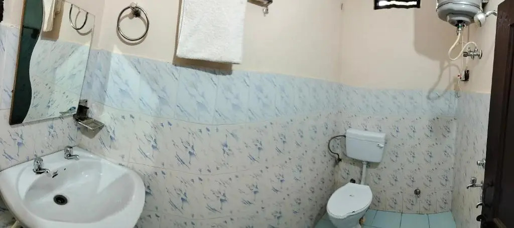 Goroomgo Adhya Inn Bhimtal