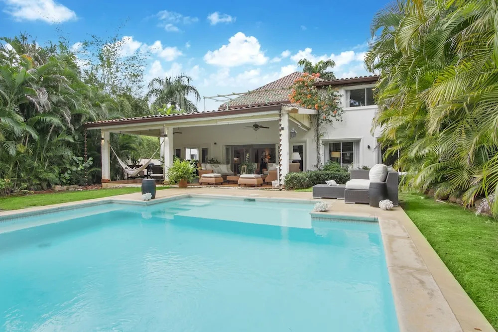 Cozy Private Family Villa at Casa de Campo - Pool, BBQ, Golf Cart