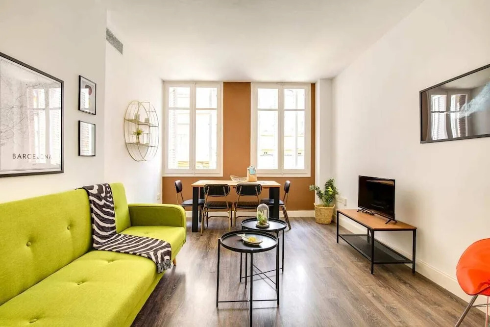 Joyful 2bed Apartment in the Traditional Gracia