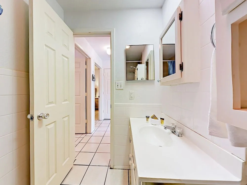 5701 Gulf Blvd Condo Unit 102