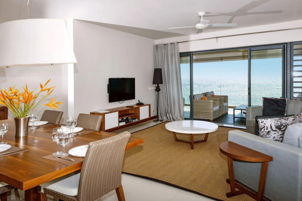 Leora Beach Apartments