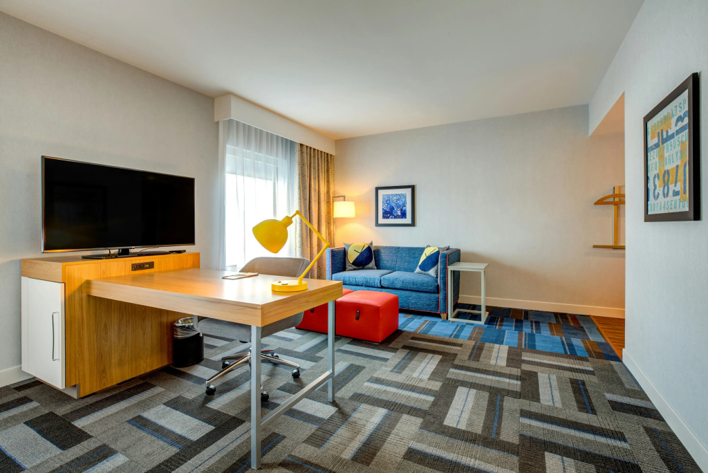 Hampton Inn & Suites Boston/Waltham