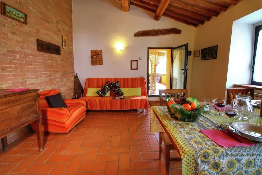 Cottage in Tuscany With Patio