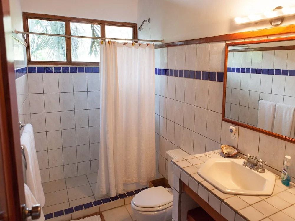 2 Bedroom Apartment Steps From The Beach