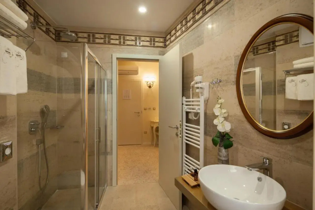 Heritage Hotel Life Palace