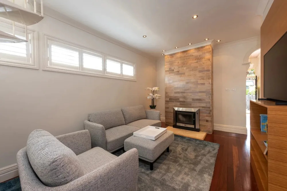 Renovated 3 Bedroom Family Home in Richmond With Parking