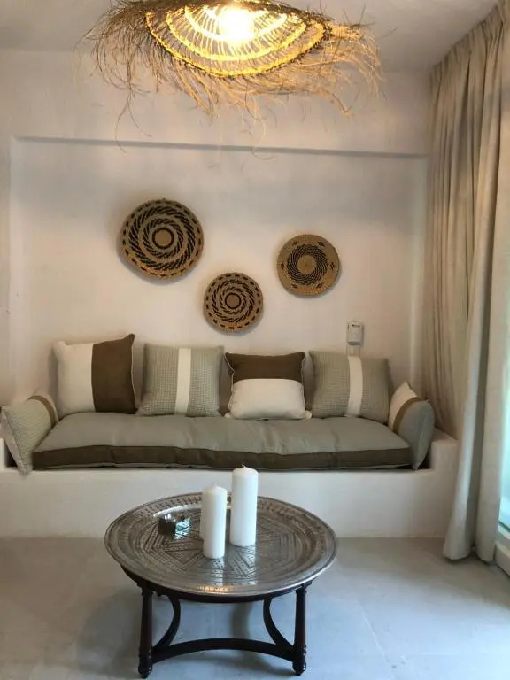 Garden Oasis by the Sea - Pool & Parking