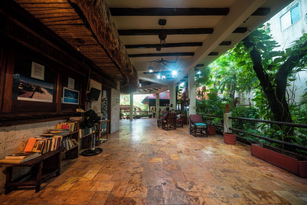 Condo with private cenote on 5Av - Sacbe