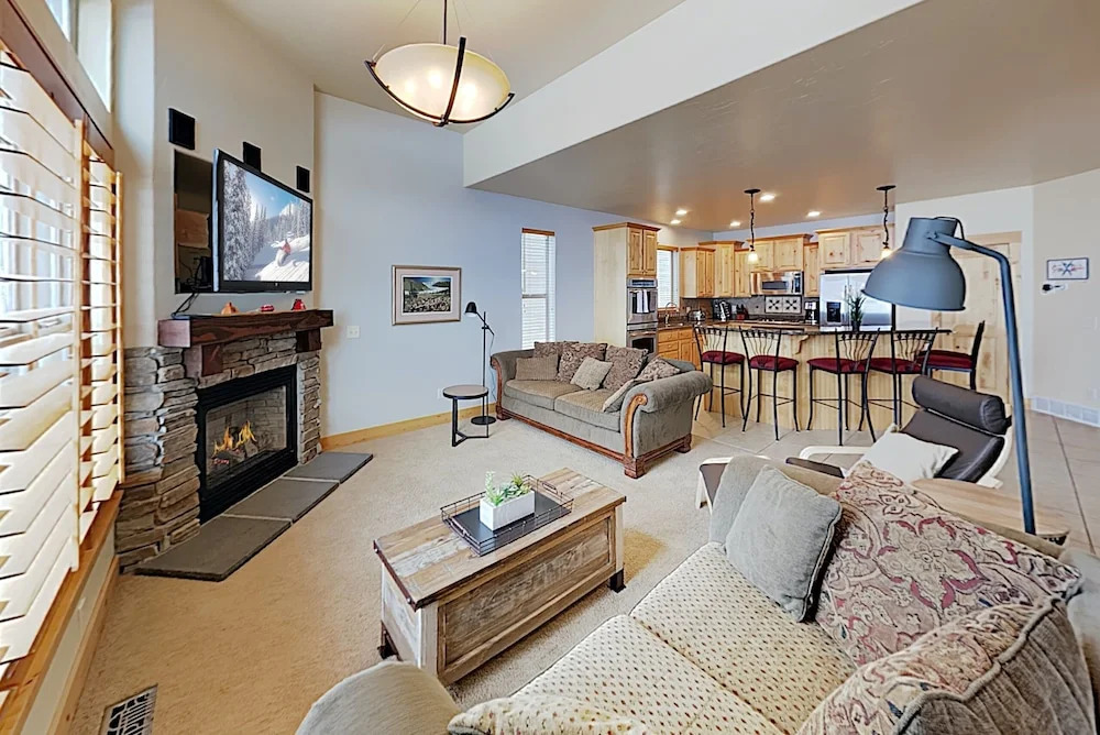New Listing! Mountain-view Ski W/ Hot Tub 4 Bedroom Home