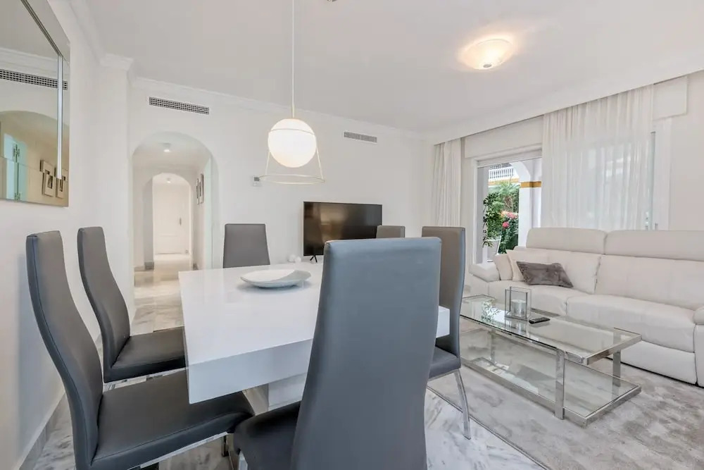 Dama de Noche - 4BR Garden Apartment in Puerto Banus