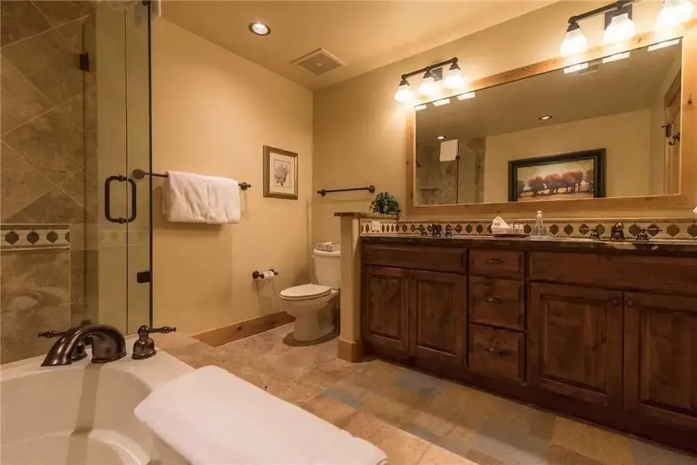 6302 Bear Lodge, Trappeur's Crossing Apartment 3