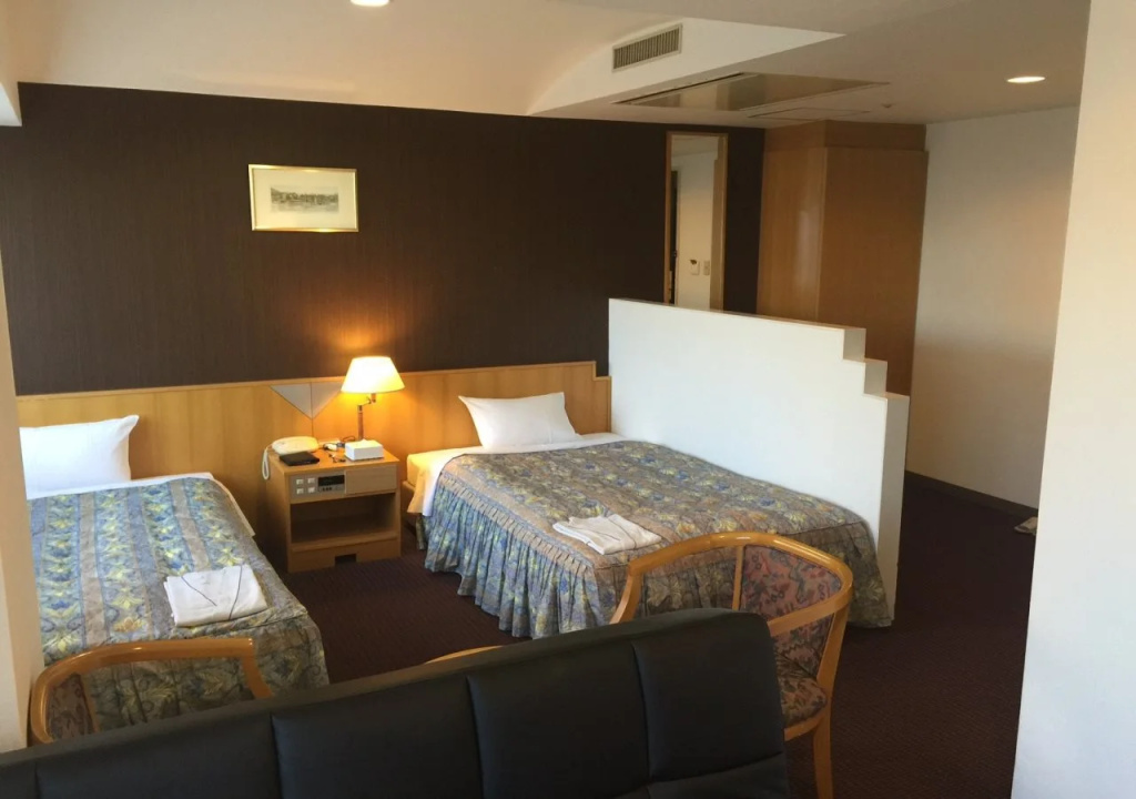 Shin Sayama Hotel