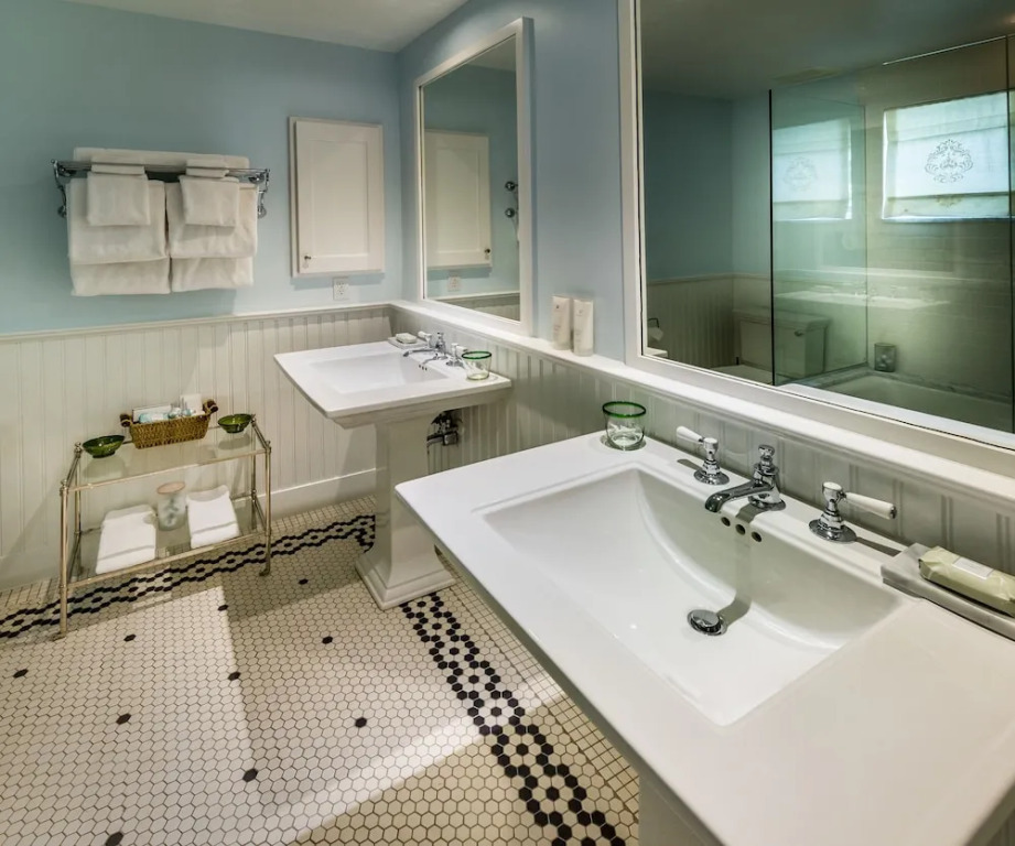 Dunton Town House Hotel