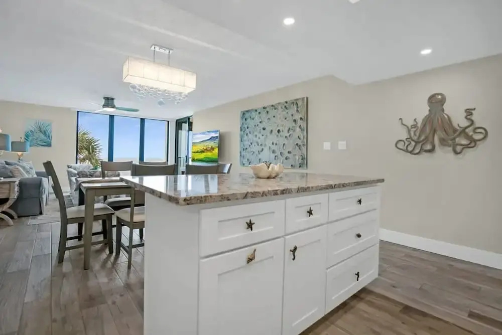 Oceanfront Pool Beach Gear Tennis Smart TVs