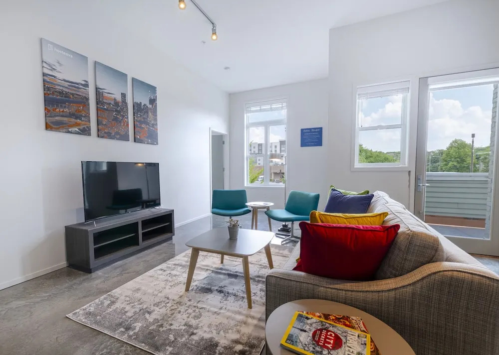 Acklen Luxury Condos by Hosteeva