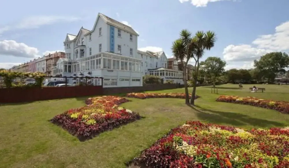 Marine Hotel
