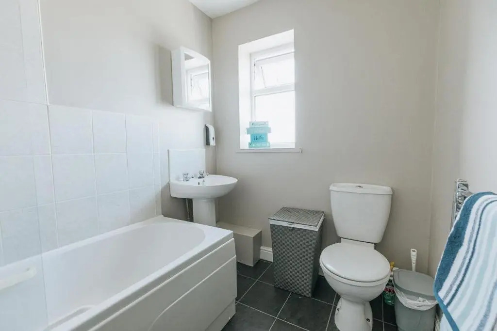 SEA VIEW - 3 bed apartment looking over Bridlington North Beach