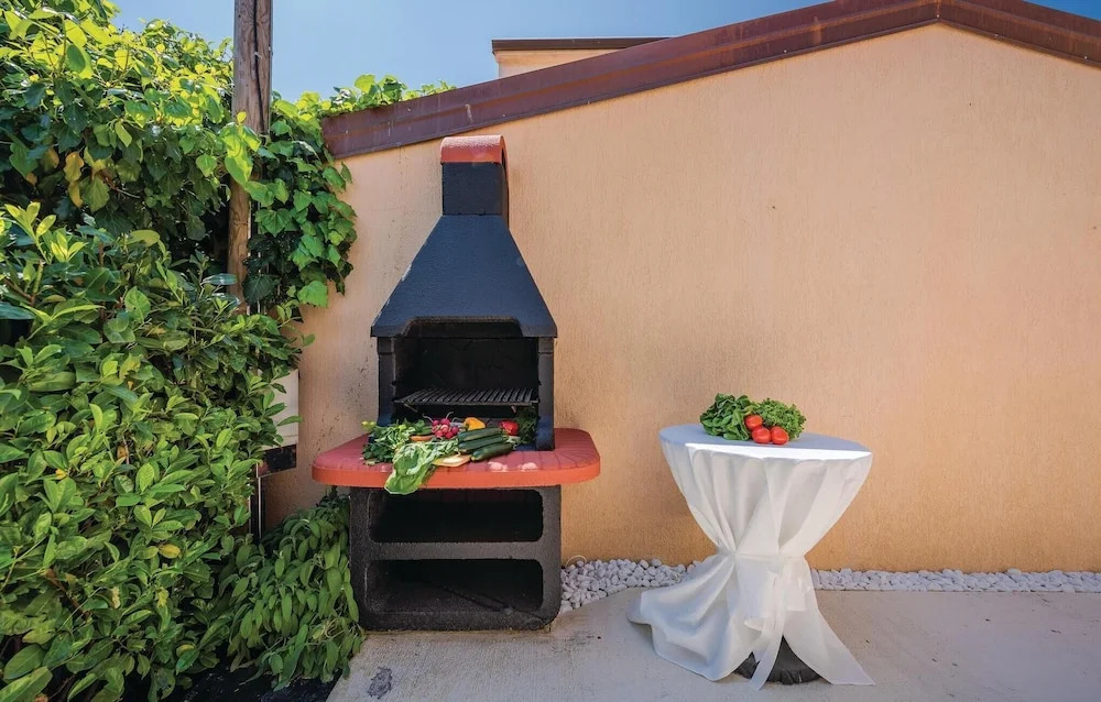 Awesome Apartment in Rovinj With 1 Bedrooms, Wifi and Outdoor Swimming Pool