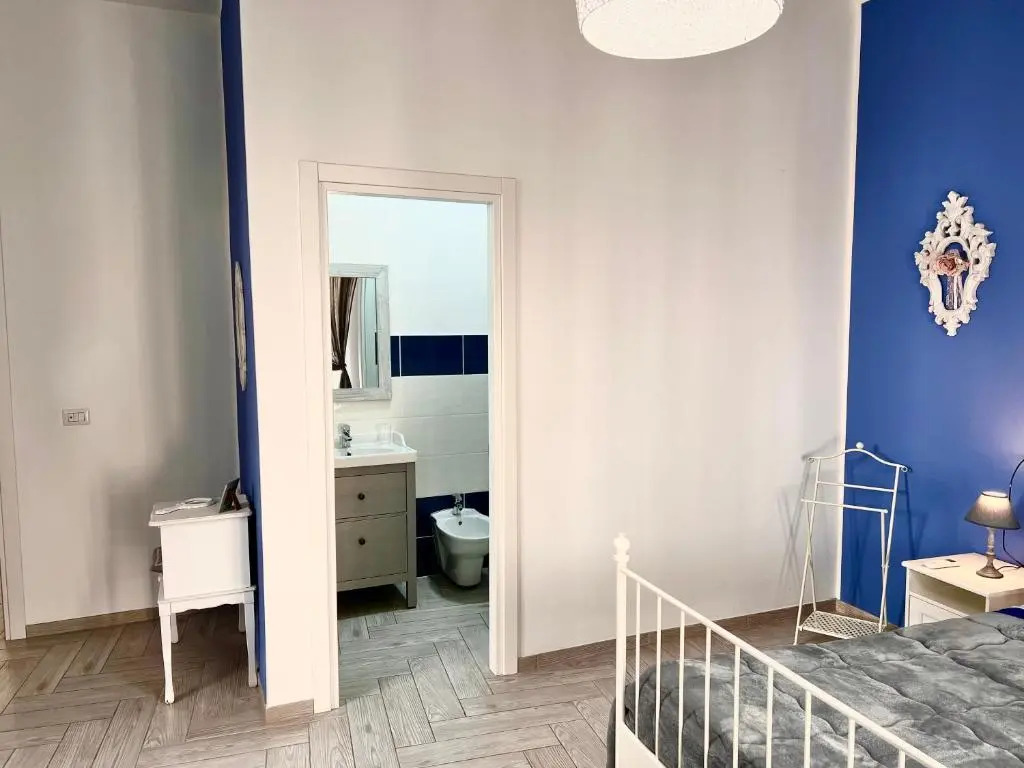 Vico Longo 25 - Ensuit flat in the heart of Naples