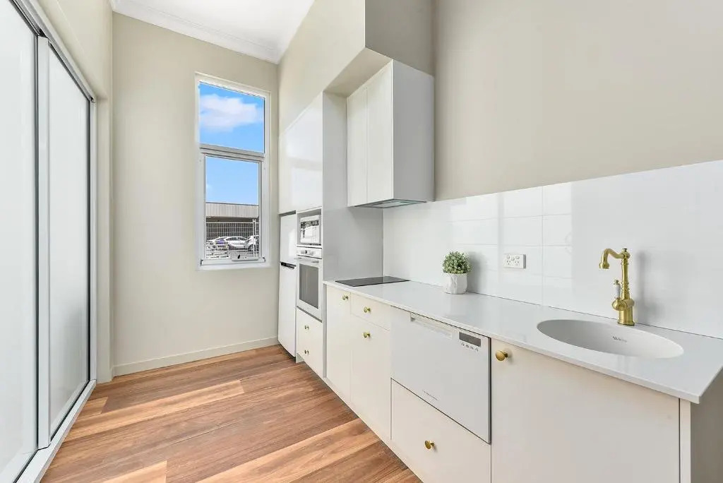 Aloha Central Platinum Apartments