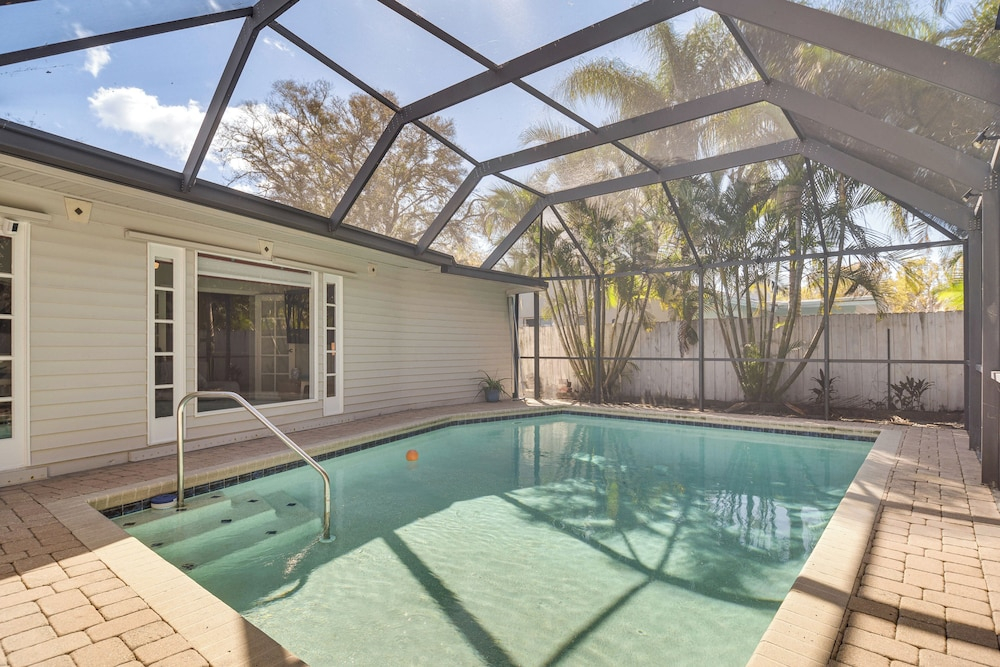 Poolside Oasis! Family Escape in Safety Harbor
