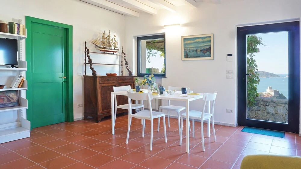 Miralunga-appartament-in-villa-e-piscina