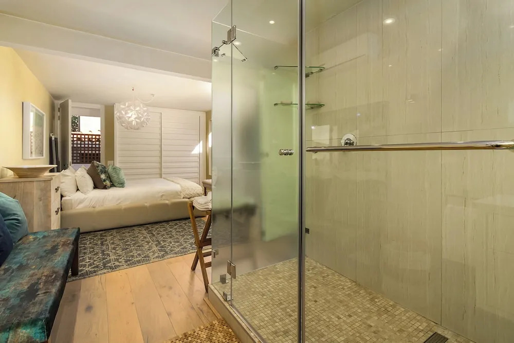 YOLO Spaces - Clifton Private Beach Villa