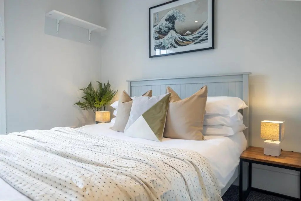 Cosy, Central Flat for up to 4 with Park View
