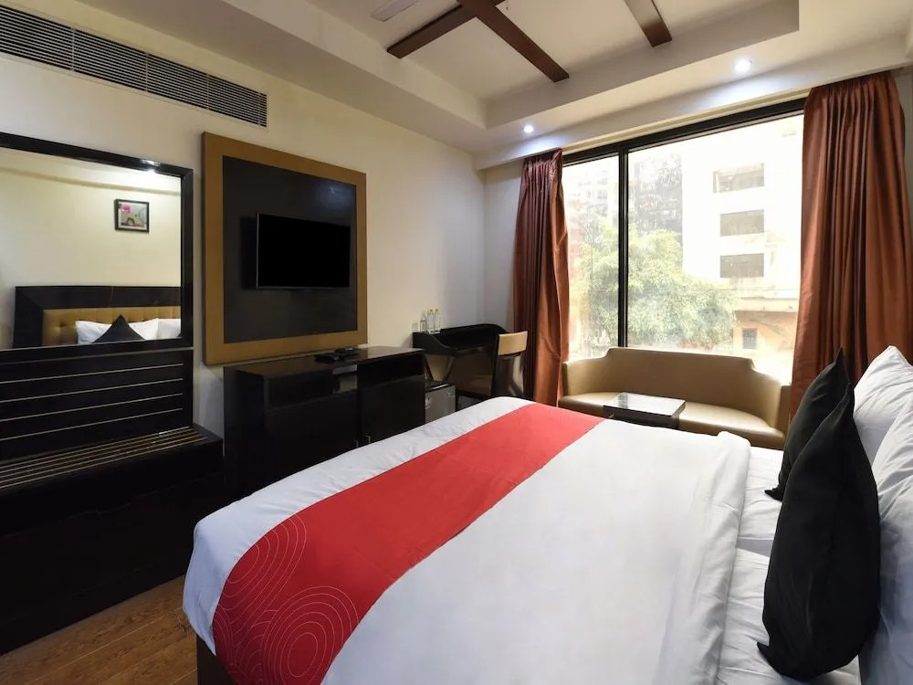 Edition O 30029 Hotel Blue Moon