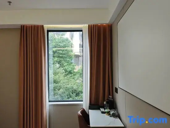 Guojin Hotel (Guangzhou Sun Yat-sen University South Campus Binjiang East Road Metro Station Branch)