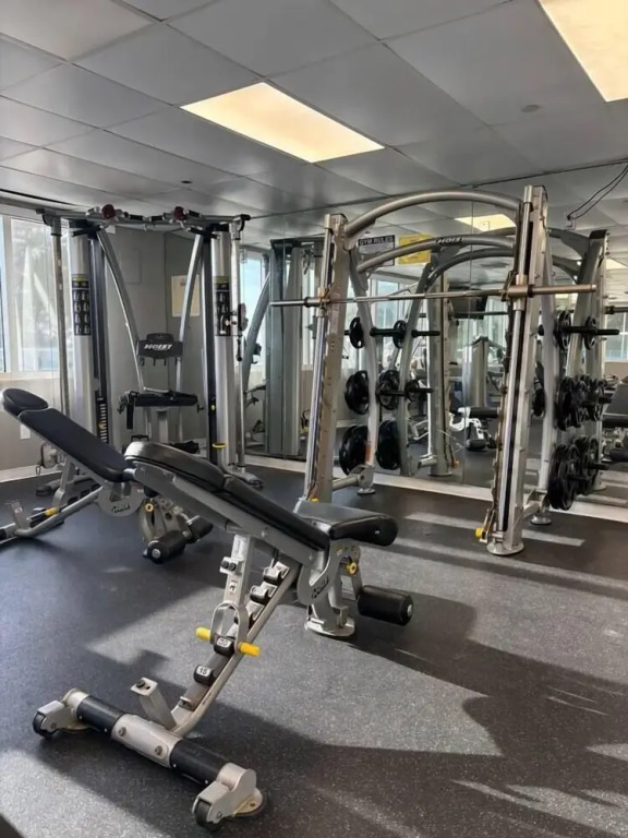 Beachfront Studio Pool Gym & Ping Pong