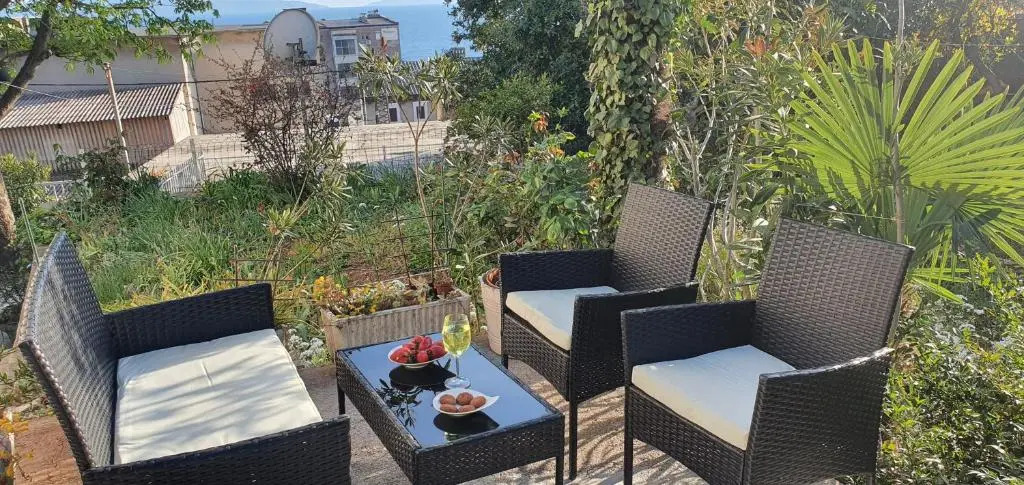 Modern Luxury 2-bedroom apt With Balcony & Patio