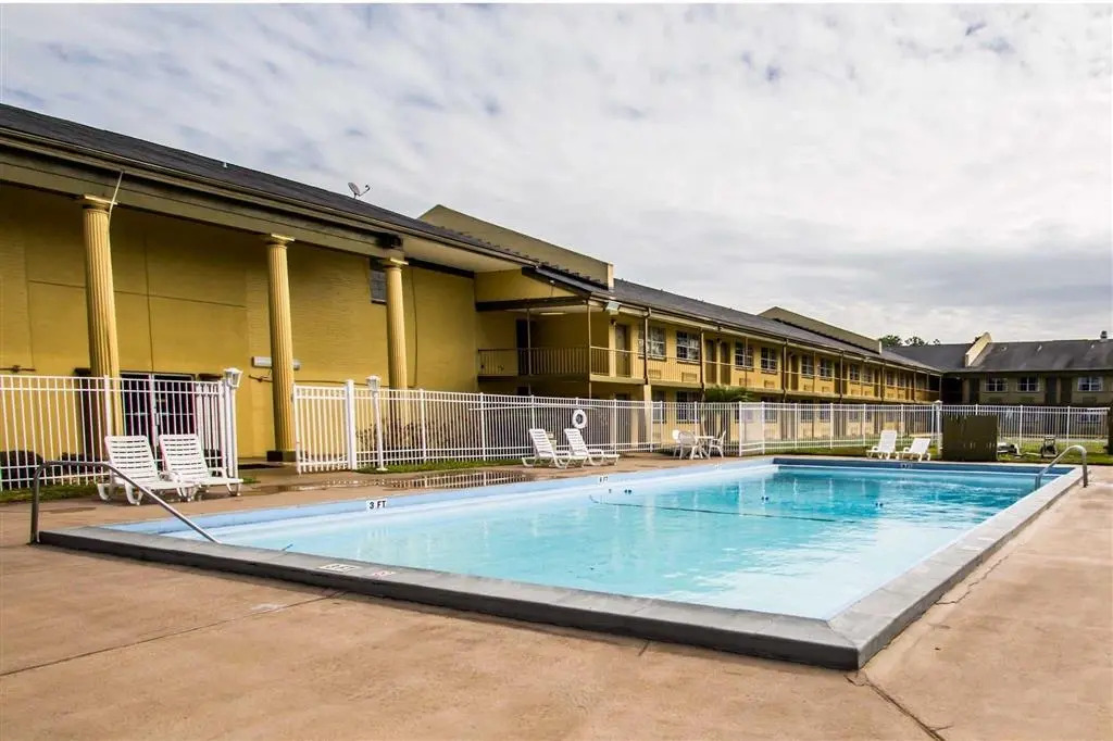 Econo Lodge Cherokee Near Island Park